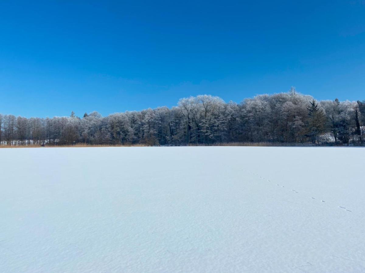 Lakefront Studio - Teil Der Holidayescapes Kollektion Шарбойц Экстерьер фото